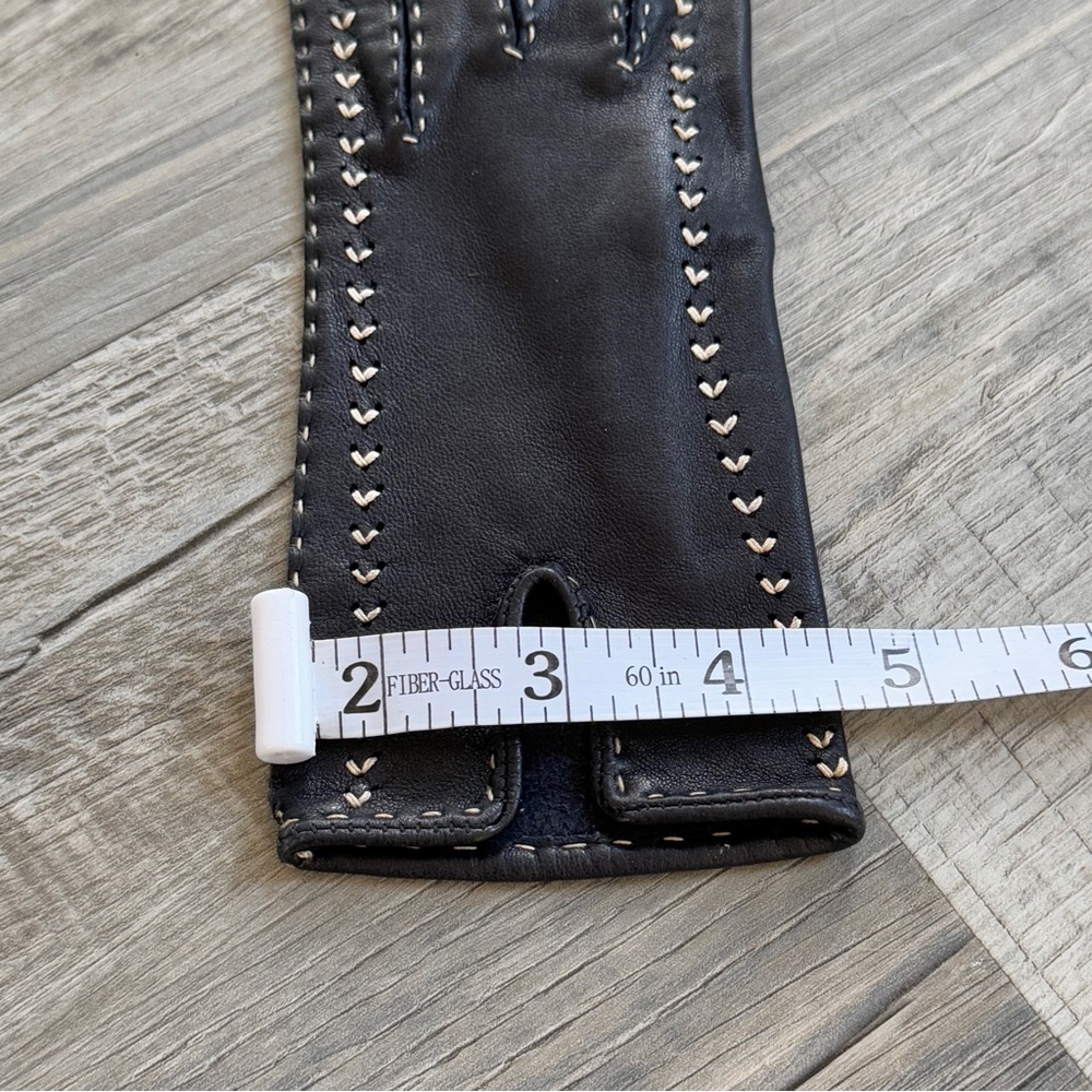 Vintage Leather Whipstitched Driving Gloves in Navy (size XS) - Picture 9 of 11
